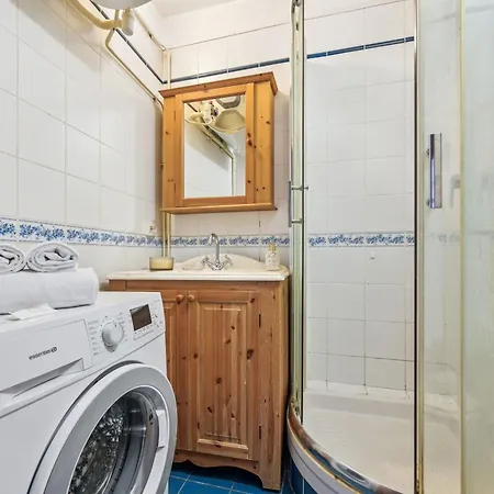 Bnbnova - Eiffel Tower & Des Invalides - 1br Apartman *