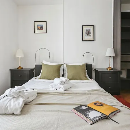 Bnbnova - Eiffel Tower & Des Invalides - 1br