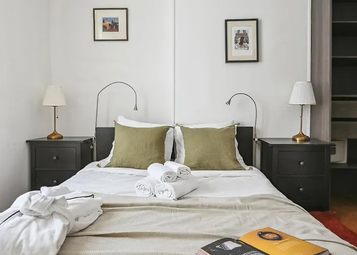 Bnbnova - Eiffel Tower & Des Invalides - 1br