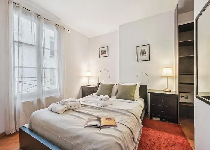Bnbnova - Eiffel Tower & Des Invalides - 1br